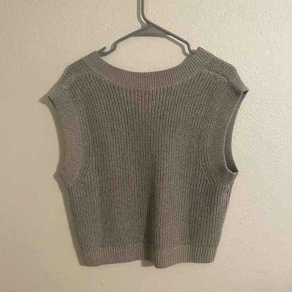 H&M Gray Sweater Knit Top-Medium - Picture 3 of 3